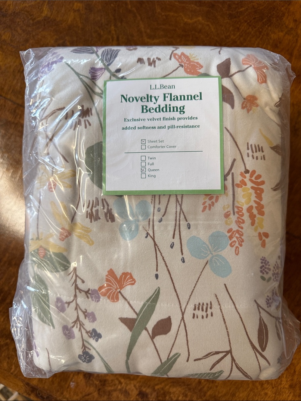 L.L. Bean Cream Queen Flannel Sheet Set with Pastel Floral Print - Silver